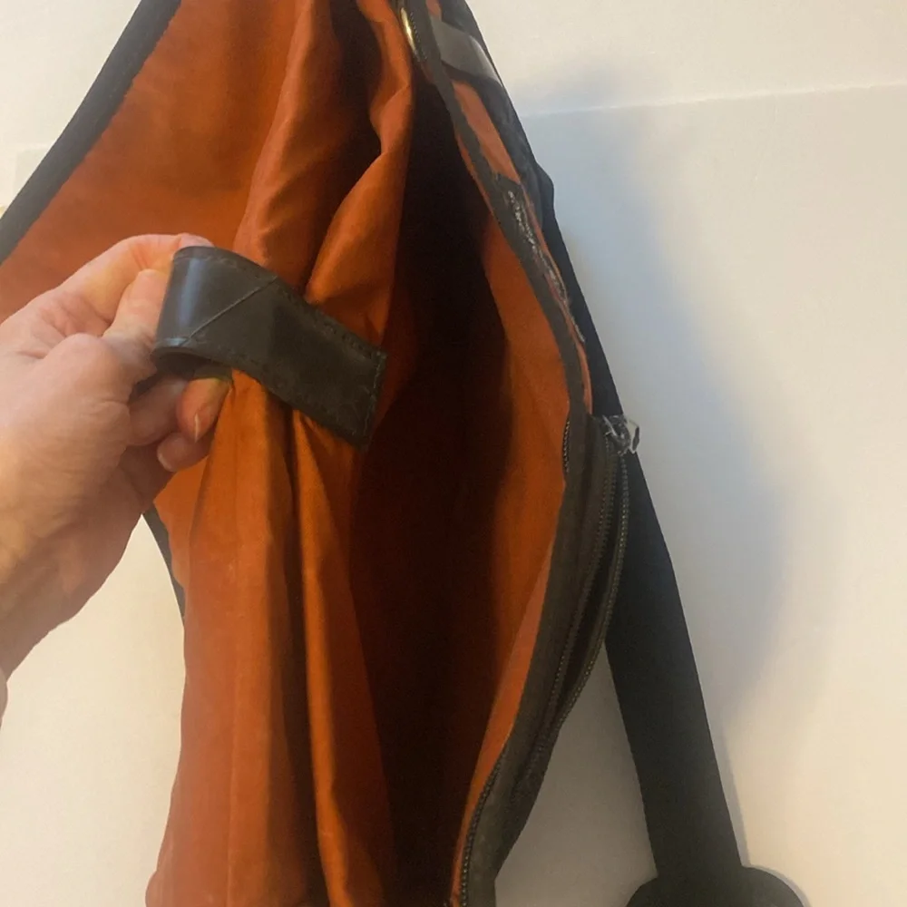 Rare English‎ Retreads Luxe Bently Laptop Bag